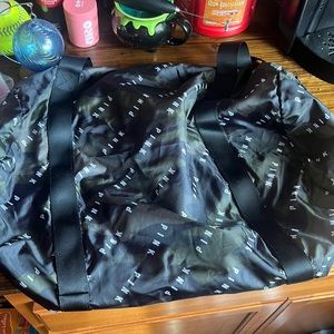 PINK Victoria’s Secret collapsible duffle/tote bag